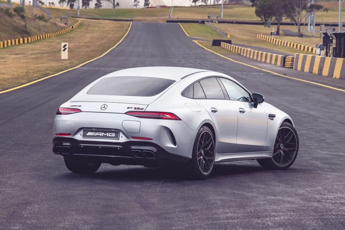 Le GT63S coûte 399 900 $, avant les frais de route et avant de commencer à sélectionner les packs d’options.