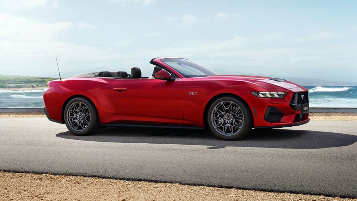 Le cabriolet GT de 5,0 L coûte 86 752 $.