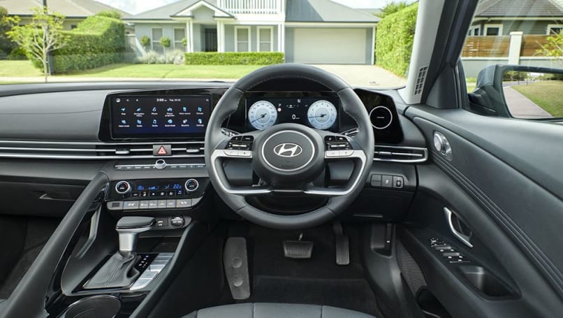 La gamme i30 Sedan reçoit des modifications mineures au niveau du style et un équipement standard amélioré.