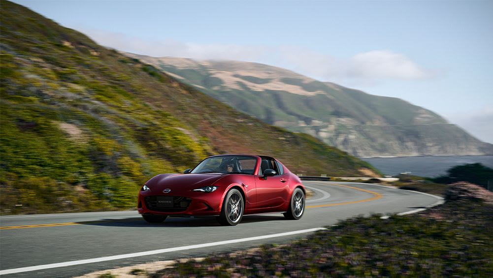 La MX-5 actuelle sortira en grand alors que Mazda verra un roadster à essence - Car News