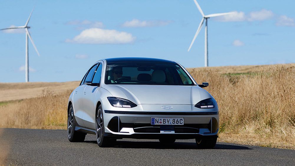 Moins cher qu’une Tesla Model 3 ?  Hyundai abaisse le point d'entrée pour la voiture électrique Ioniq 6 2024 avec une option de batterie plus petite - Actualité automobile