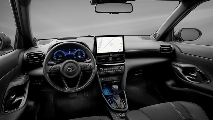 Le système multimédia prend également désormais en charge Apple CarPlay et Android Auto sans fil, ainsi que les mises à jour en direct.