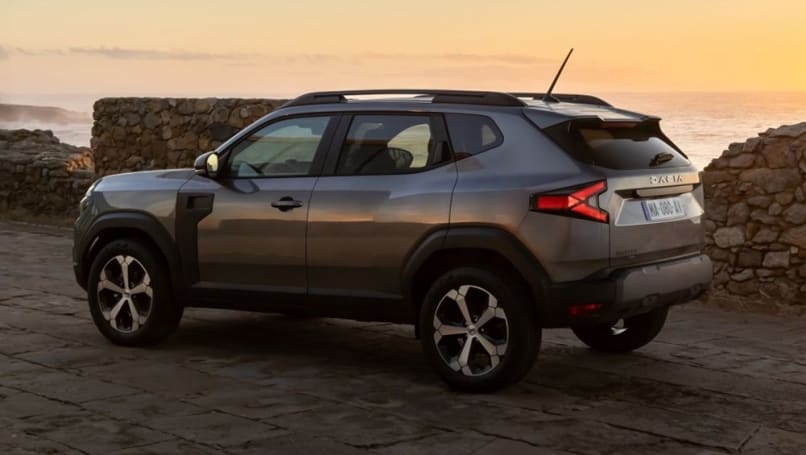 Le Duster 2024 a été dévoilé par Dacia du jour au lendemain, arborant un design plus robuste mais épuré et de nouvelles transmissions hybrides.