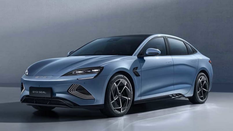 BYD semble être le joueur qui mélange vraiment les choses ici, avec son modèle de base Seal Dynamic ne coûtant que 49 888 $.