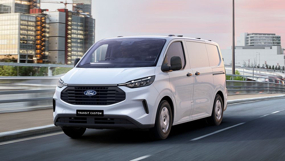 Oui, votre fourgon : les prix, les spécifications et le calendrier de lancement australiens du Ford Transit Custom 2024 confirmés pour le Toyota HiAce, son rival du VW Transporter - Car News