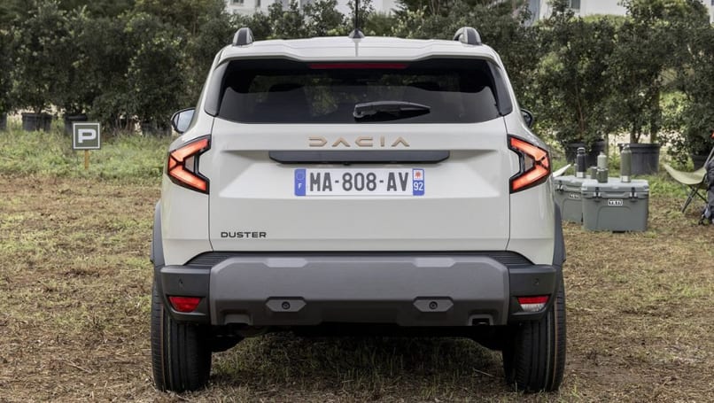 La dernière version ajoute à cela plus de luxe, de raffinement, d'économie, de performances et d'espace de chargement – ​​avec une capacité de chargement pratique de 472 litres pour démarrer.