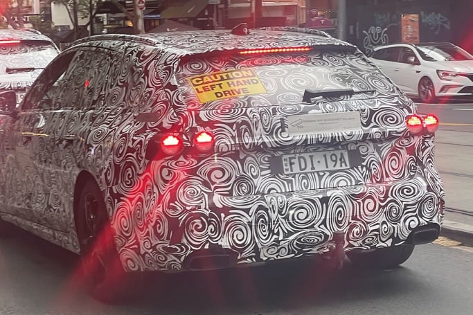 La voiture la plus basse est immatriculée comme break Audi A5, selon la recherche.