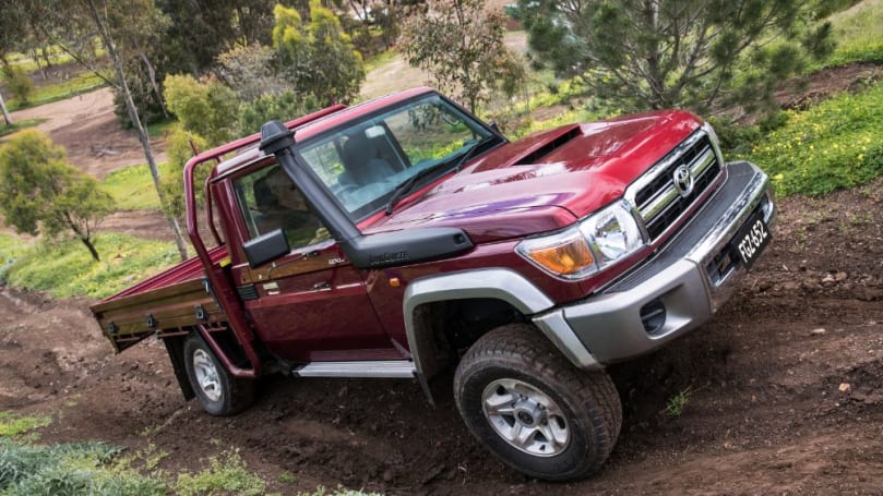 (Toyota LandCruiser série 70 en vedette)