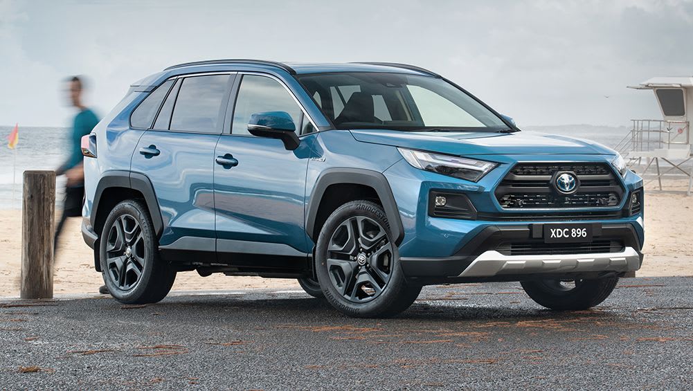 "Des milliers de clients vont recevoir un joli cadeau de Noël" : les temps d'attente de Toyota en Australie chutent alors que l'offre de SUV populaires double pour 2024 - Car News