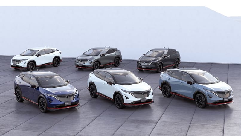Il existe deux versions : une batterie plus petite « B6 » avec une batterie de 66 kWh et des puissances de 270 kW et 560 Nm, et la version susmentionnée de 320 kW : la B9 avec une batterie de 91 kWh.