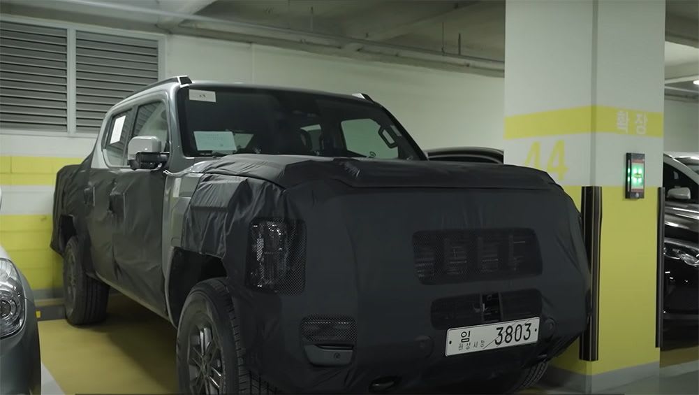 C'est ici!  Le Kia Tasman diesel à double cabine 2025 développé par Oz s'annonce comme une mule de développement pour le rival du Toyota HiLux et du Ford Ranger présenté dans une vidéo - Car News