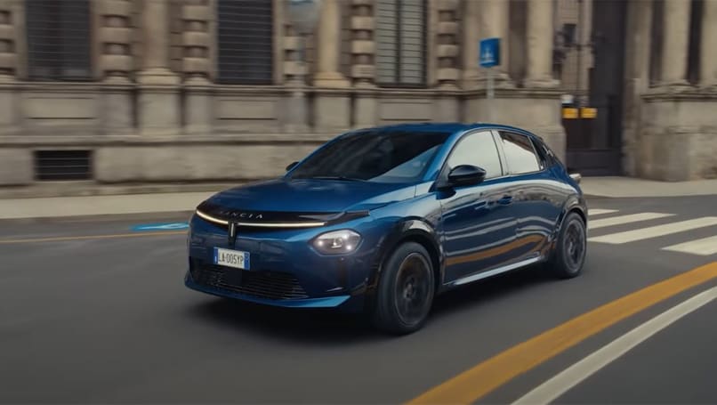 Il est probable que la berline électrique soit basée sur la même plate-forme eCMP que deux autres véhicules électriques du groupe Stellantis : la e-208 de Peugeot et l'Opel/Vauxhall Corsa.