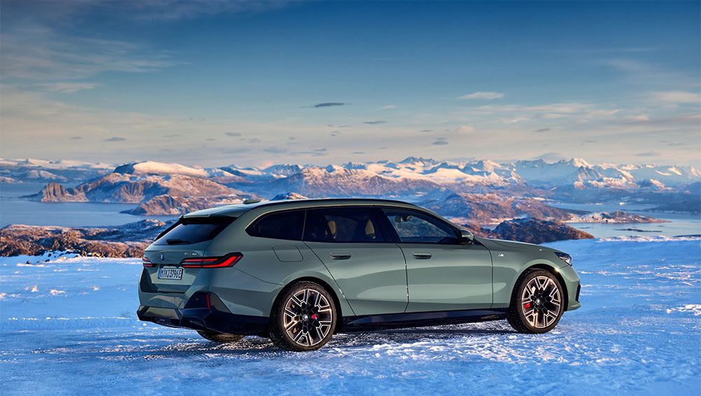 La BMW i5 Touring 2024 puissante et utile arrive en Australie : une voiture purement électrique à la tête de la nouvelle famille de familiales de la Série 5 avec des performances monstres et un style traditionnel à toit long - Car News