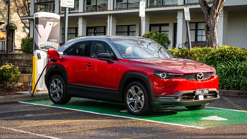 « À moins d'avoir des énergies renouvelables, les véhicules électriques n'ont pas de sens » : Mazda Australie est-elle en retard sur la courbe des voitures électriques alors que les ventes d'hybrides et de véhicules électriques augmentent ?  - Actualités automobiles