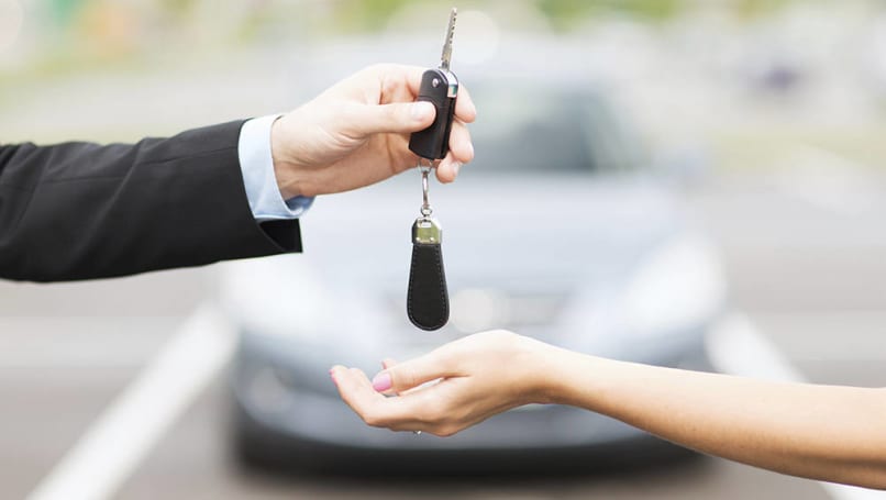 Le financement ballon est souvent un moyen d'obtenir une meilleure voiture à moindre coût dès le départ, mais vous aurez toujours ce paiement ballon de prêt automobile imminent sur votre horizon financier et cela peut être stressant.