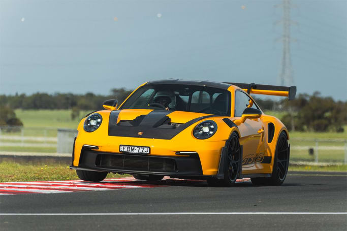 Alors que les voitures de performance modernes sont devenues plus rapides et plus complexes, les constructeurs automobiles ont développé des modes de conduite spécifiques aux circuits de course.