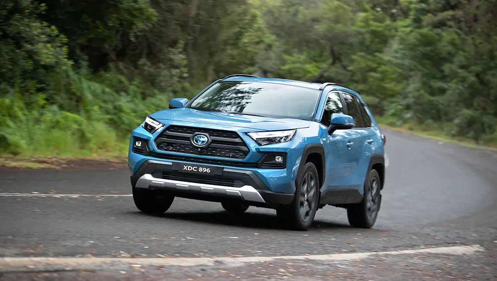 Face à face : Toyota en tête du groupe Volkswagen pour les ventes mondiales en 2023 avec VW en hausse, mais une année record pour Toyota - Car News