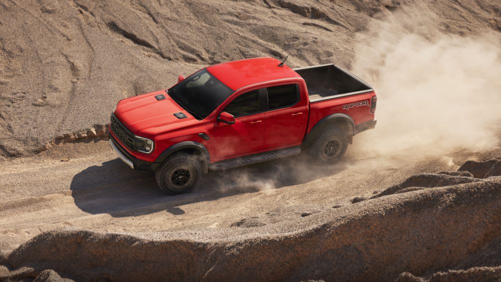 Nouvelle année, même roi de la double cabine : le déchaînement du Ford Ranger continue alors qu'il surpasse le Toyota HiLux en janvier monstre - Car News