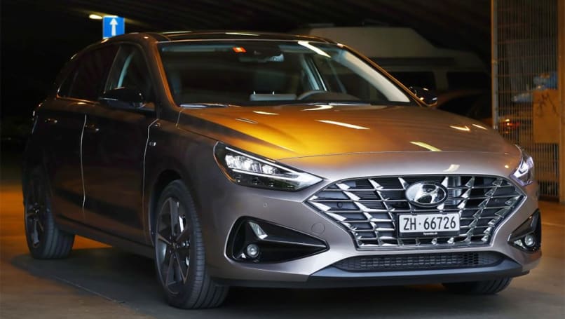 En Europe, la i30 est disponible depuis un certain temps avec un groupe motopropulseur essence hybride léger.