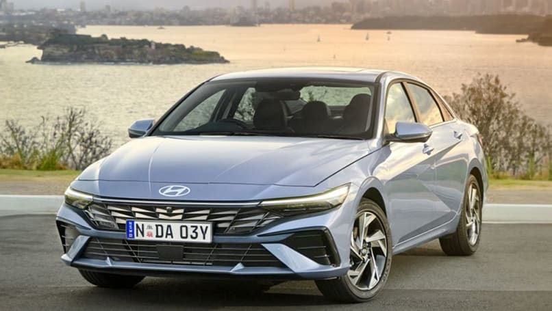 Bien qu'elle porte l'insigne i30 Sedan en Australie, il s'agit de la plus grande Elantra Mk7 axée sur les États-Unis.