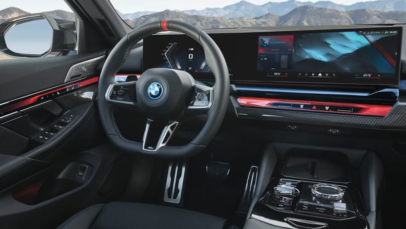 Il existe des BMW électriques, comme les i5 et i7, qui sont disponibles avec ce que la marque appelle « BMW Iconic Sounds ».