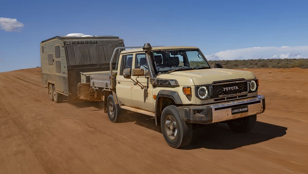Il est trop tard pour un Toyota LandCruiser V8 : même les détenteurs de commandes ne sont plus certains d'obtenir un V8 de série 70, car NVES "met ces voitures en grande question" - Car News