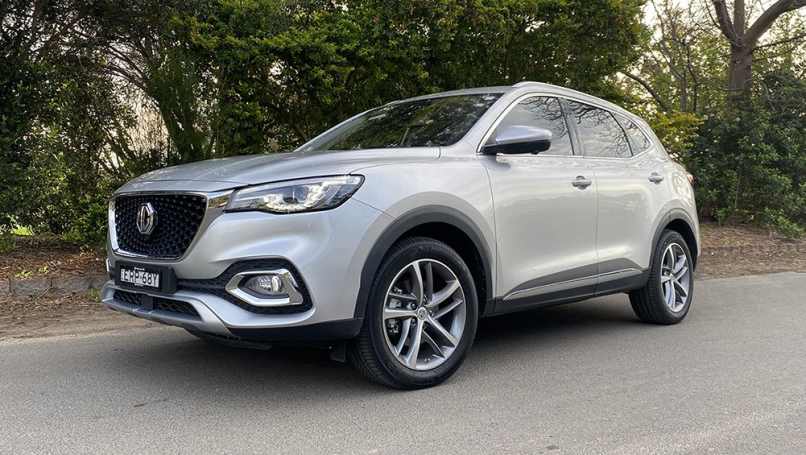 La même histoire s'applique au SUV HS, qui coûte désormais au moins 3 000 $ de moins qu'auparavant, à partir de 29 990 $ en voiture.