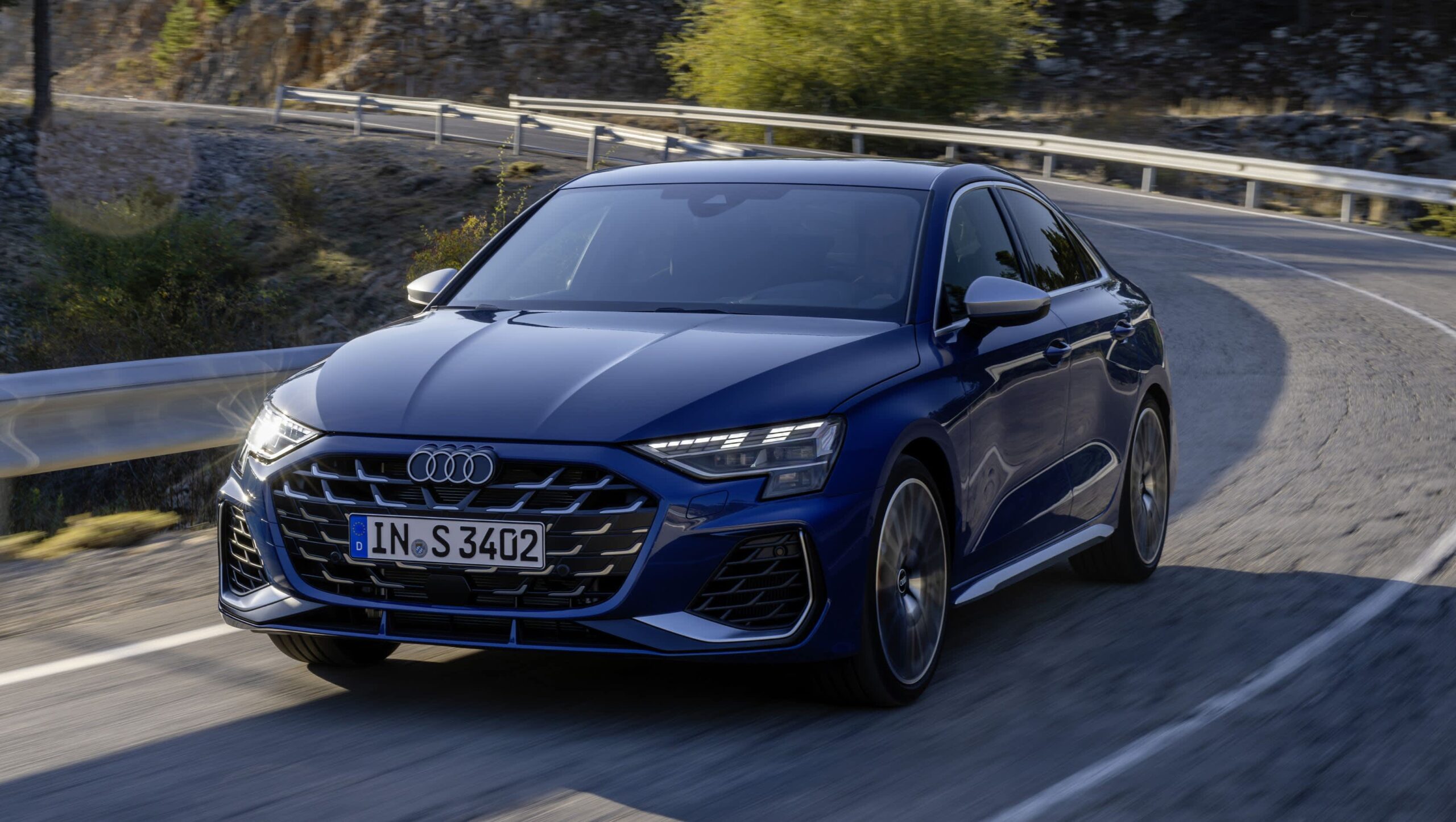 La berline et la berline Audi S3 2025 mises à jour avec plus de puissance et de performances technologiques pour affronter les Mercedes-Benz Classe A et les BMW Séries 1 et 2 - Actualité automobile