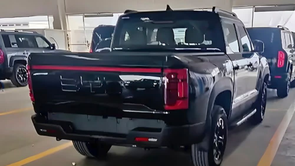 Exposé!  Le nouveau véhicule à double cabine de BYD dévoilé alors que la centrale électrique rechargeable de la marque chinoise se prépare à la guerre avec le Ford Ranger et le Toyota HiLux - Car News