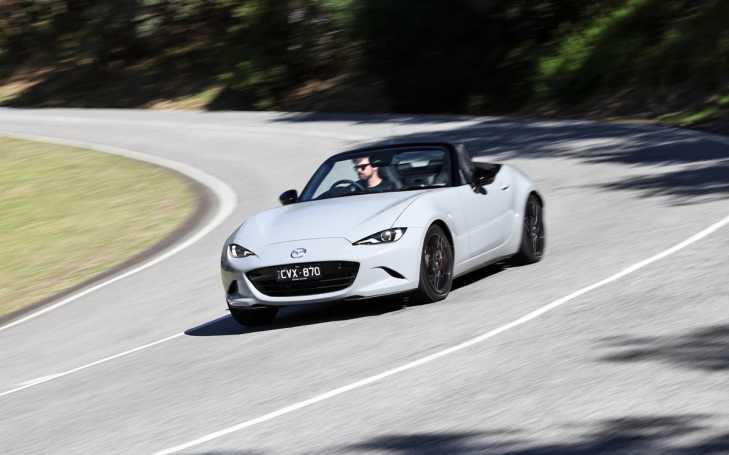 Le MX-5 semble toujours relativement souple.