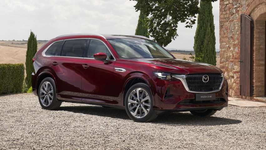Avec près de 5,0 m de long, le CX-80 à trois rangées est sensiblement plus long que son frère CX-60 à deux rangées.
