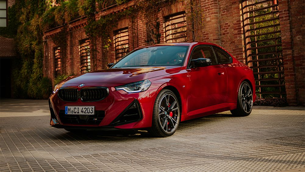 BMW Série 2 2025 : la gamme améliorée comprend une M2 plus rapide et encore plus puissante pour l'Audi RS3 et la Mercedes-AMG A45S avant la fin de l'année