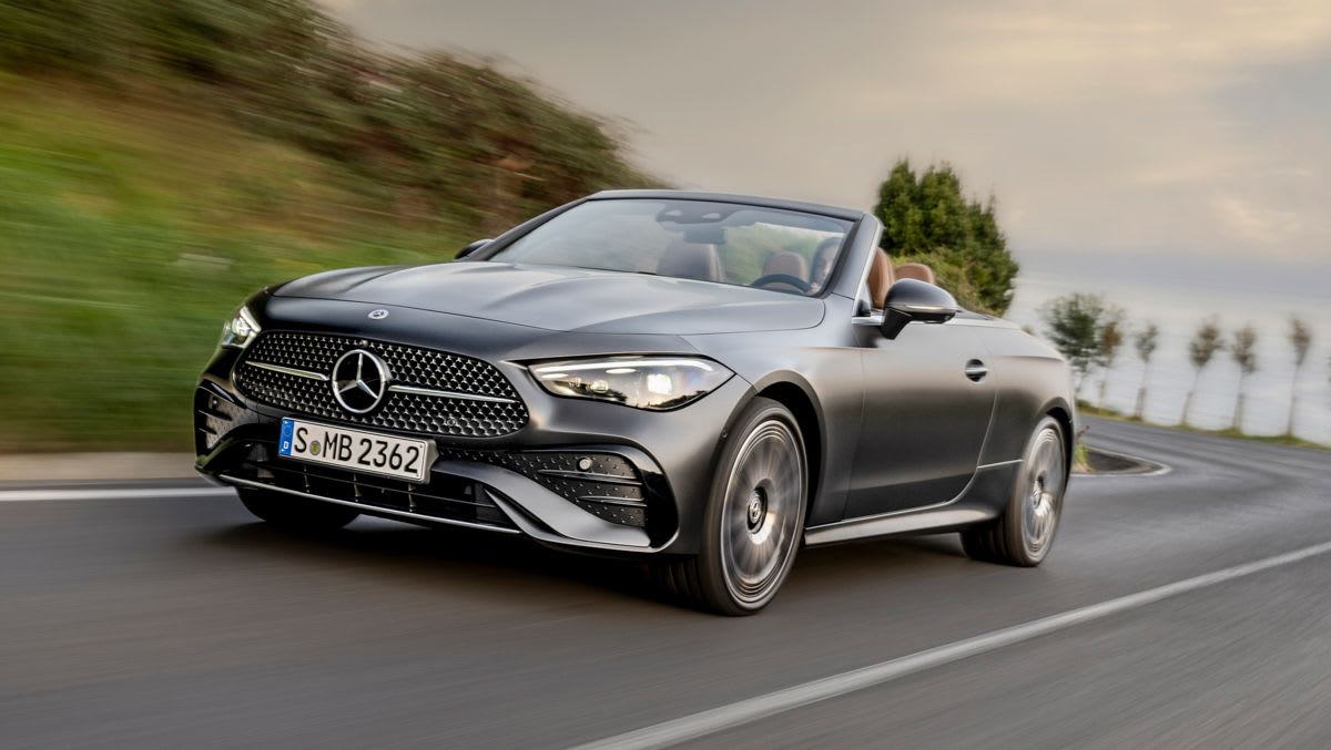 Bye bye Classe E et Classe C décapotable : prix et fiche technique confirmés pour le Mercedes-Benz CLE cabriolet avec la BMW Série 4 et l'Audi A5 en ligne de mire