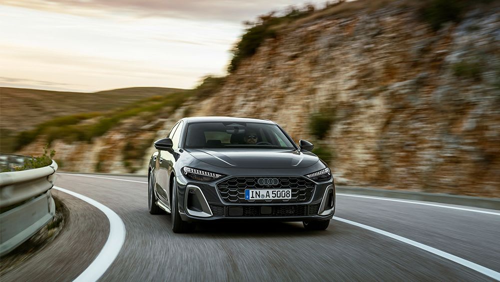 Un grand changement pour la voiture de luxe populaire : l'Audi A4 2025 change de nom pour devenir A5 alors qu'elle se prépare à affronter la BMW Série 3 et la Mercedes-Benz Classe C - Actualités automobiles