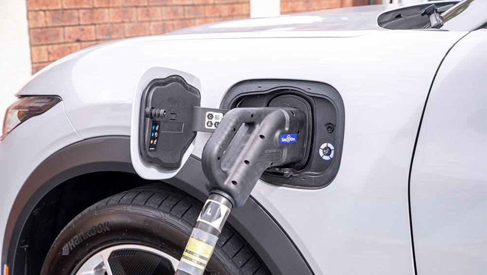 Pourquoi acheter une voiture électrique est un pari risqué : la Jeep Avenger rejoint la Ford Mustang Mach-E, la Subaru Solterra et bien d'autres avec une réduction de prix avant le lancement | Opinion - Actualités automobiles