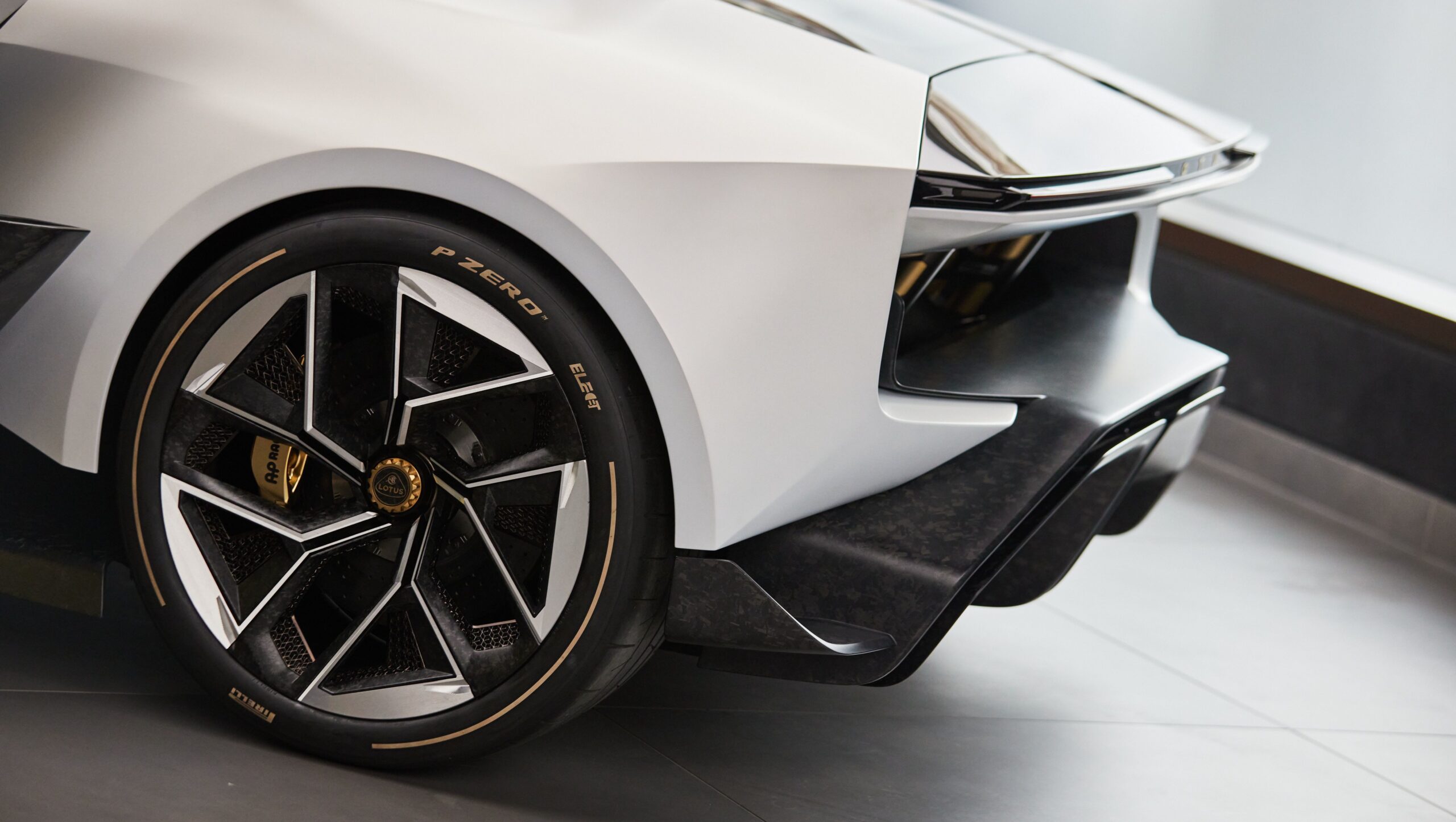 Une nouvelle voiture électrique époustouflante de 735 kW prend forme : le concept-car Lotus Theory 1 2025 ose se lancer dans la course contre la Ferrari électrique et son rival, le concept Porsche Mission X - Car News