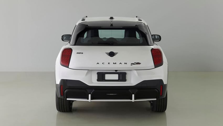 Mini Aceman John Cooper Works électrique 2025