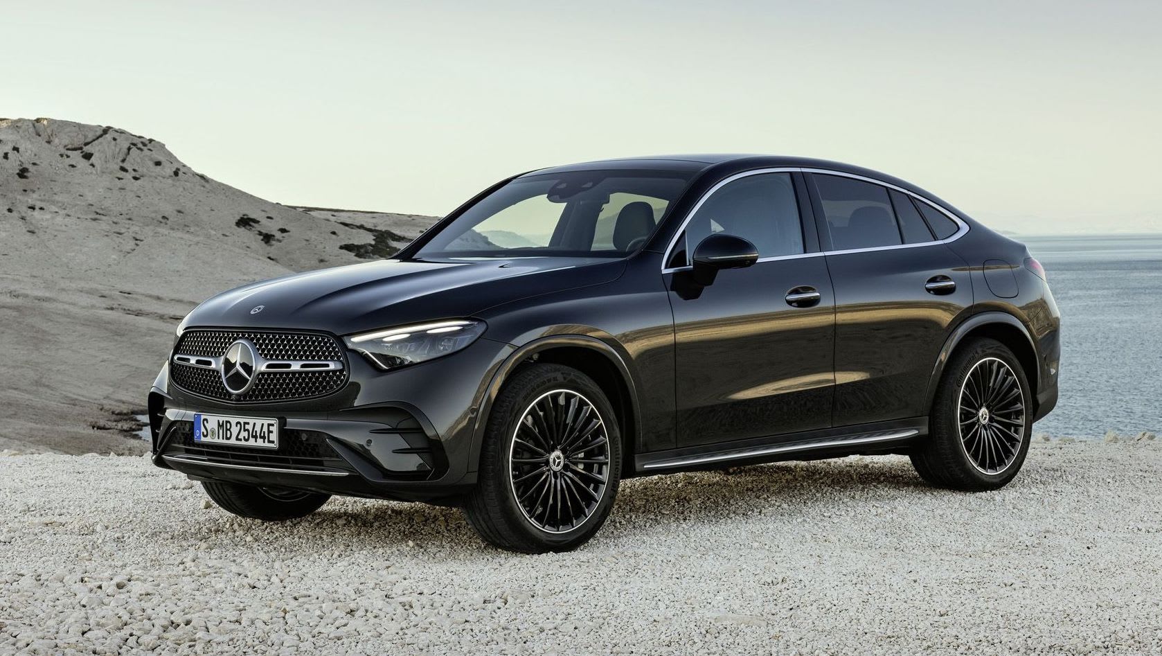 Mercedes-Benz pourrait supprimer deux SUV alors que la marque de luxe fait face à une baisse des ventes et se prépare à la transition vers la voiture électrique : rapport - Car News