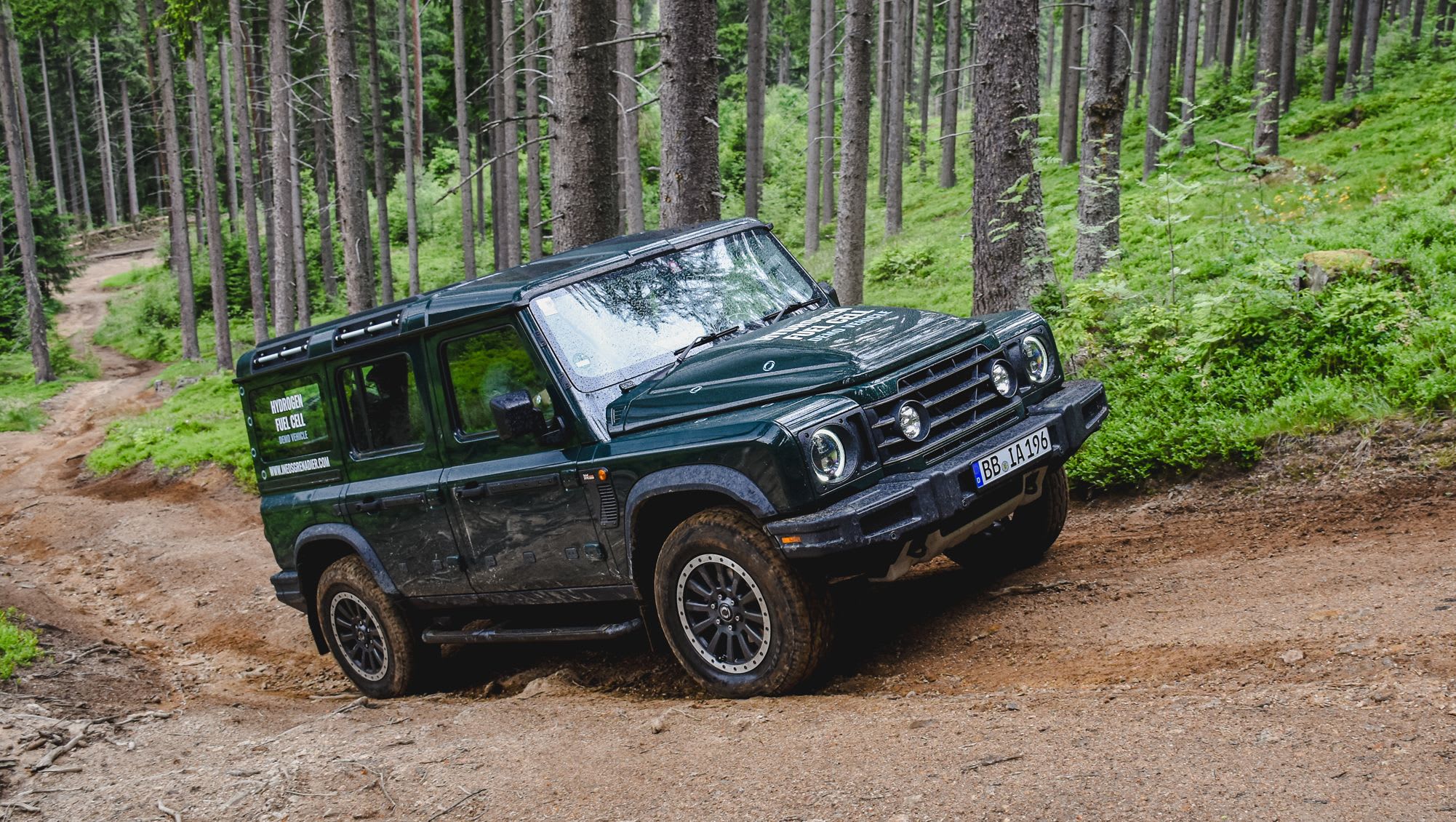 Hybride ou hydrogène pour les futurs 4x4 et utilitaires ? Ineos se penche sur l'avenir à faibles émissions dans le domaine tout-terrain pour son Toyota LandCruiser 70 Series rivalisant avec Grenadier - Car News