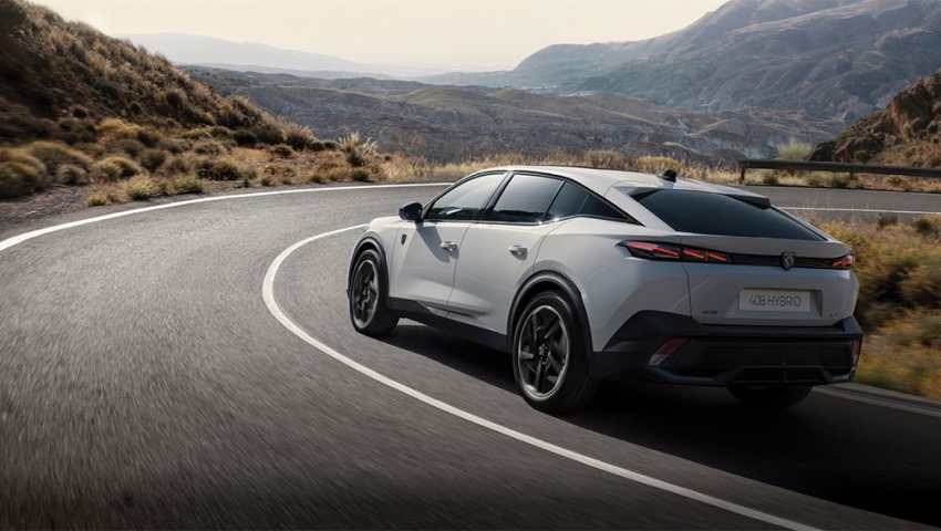 Peugeot GT Premium Fastback hybride 2025