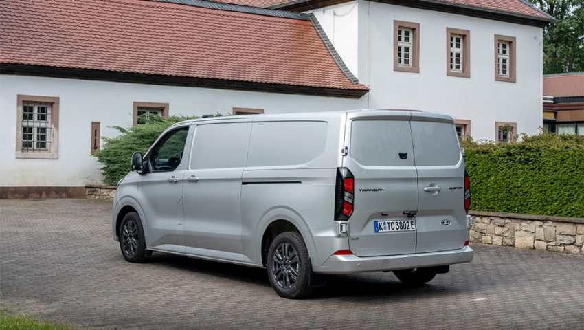 Ford Transit Custom PHEV 2025