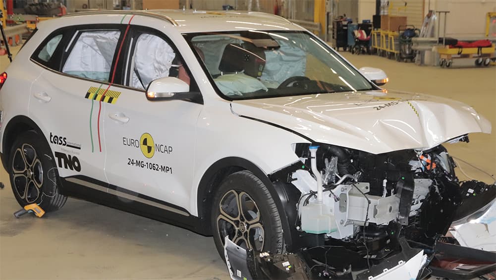 Quel est le score de votre voiture ? Le petit SUV hybride MG ZS 2025 échoue aux tests de sécurité, mais comment se sont comportés les Hyundai Santa Fe, Volvo EX30, Xpeng G6 et Jeep Avenger ? - Actualités automobiles