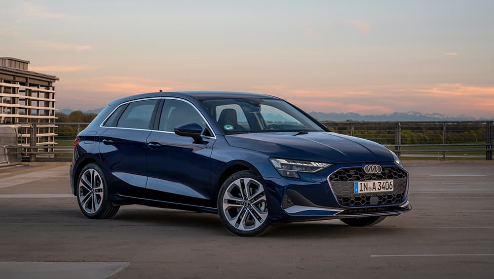 Les voitures compactes populaires passent au niveau supérieur ! Les gammes de berlines et de berlines Audi A3 et S3 2025 bénéficient d'améliorations en termes de performances et de conception pour rivaliser avec la BMW Série 1 et la Mercedes-Benz Classe A - Actualité automobile