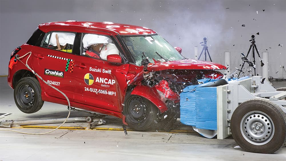 Une petite voiture japonaise populaire frappée par un choc avec une note de sécurité d'une étoile : la Suzuki Swift 2025 critiquée par l'ANCAP pour son rival Kia Picanto, Mazda2 et MG3 - Car News
