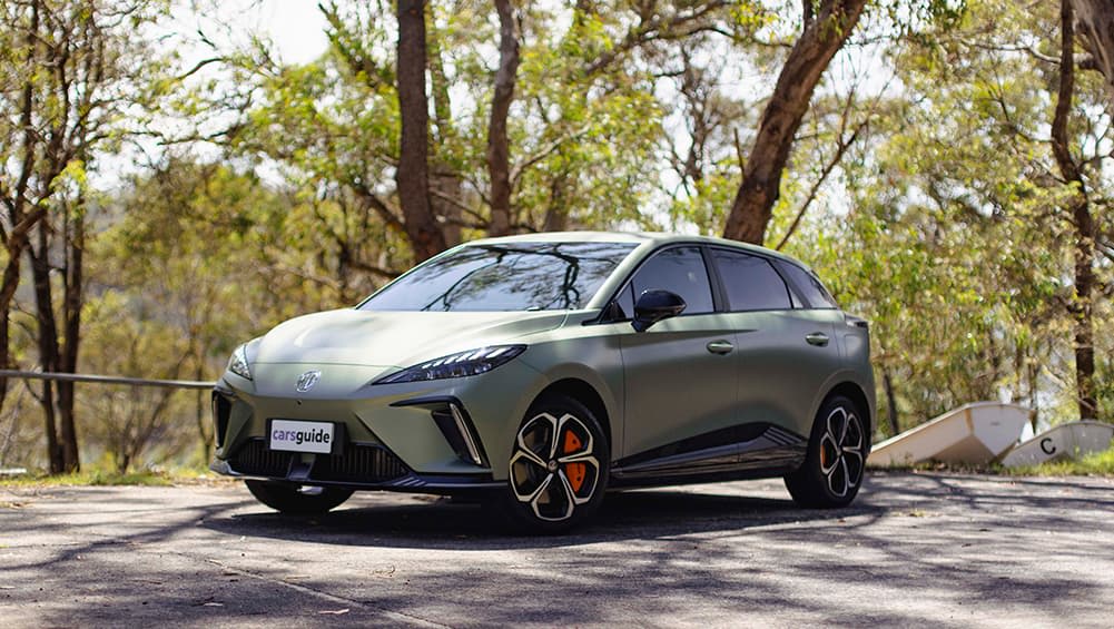 Ces voitures sont-elles toujours d’actualité ? Comment les voitures électriques chinoises comme la MG4, la BYD Dolphin et la GWM Ora insufflent une nouvelle vie au segment australien des petites voitures alors que la Hyundai i30 et la Volkswagen Golf faiblissent - Car News