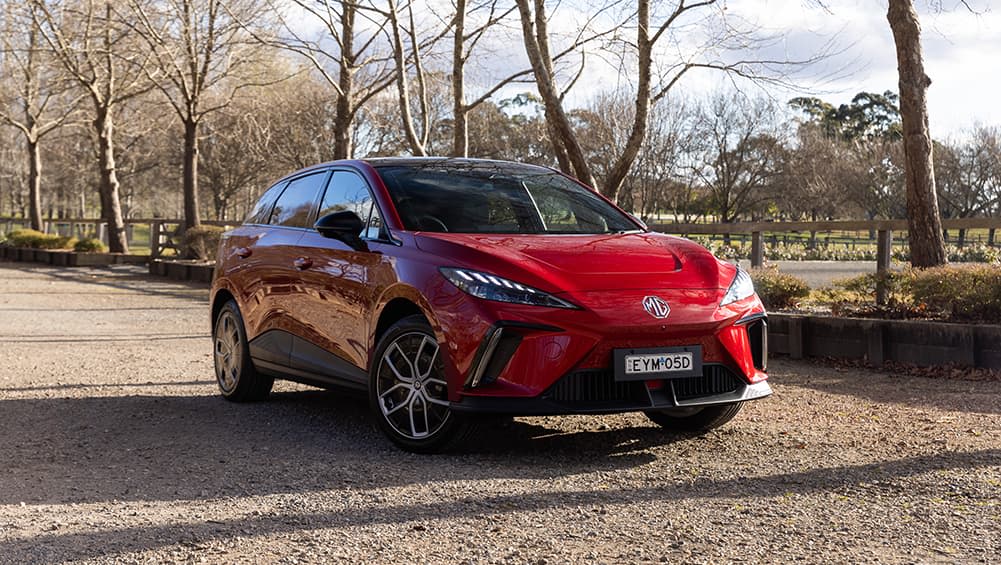 MG pourrait lancer une voiture électrique abordable dotée d'une batterie révolutionnaire offrant une autonomie de 1 000 km dès « l'année prochaine », battant ainsi Toyota, Volkswagen et Nissan - Car News