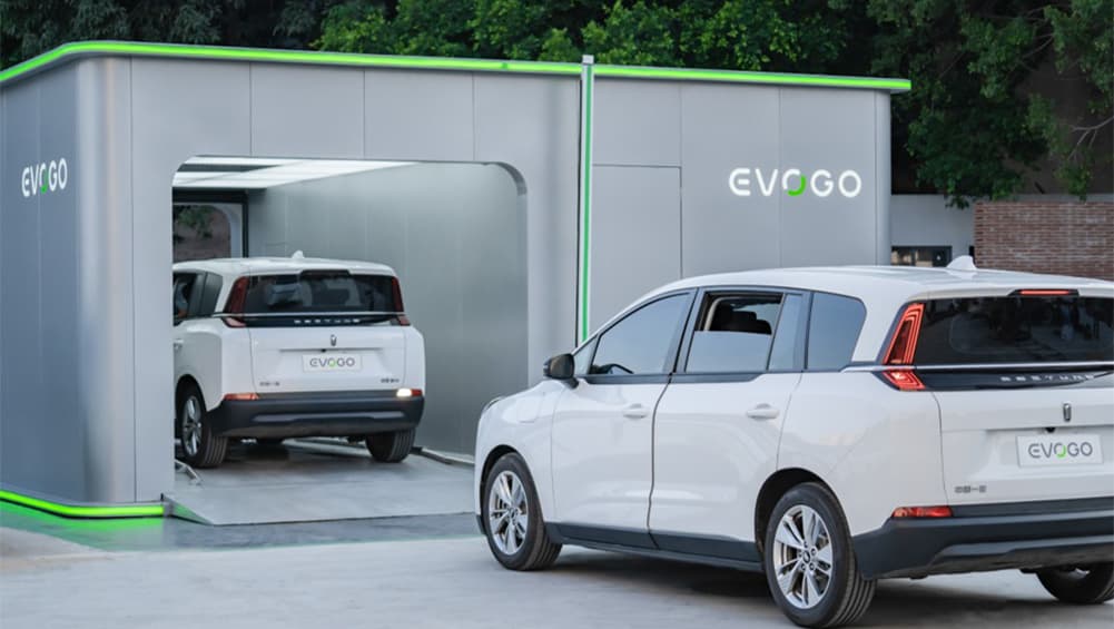 Recharger une voiture électrique aussi vite qu’une voiture à essence ? Le géant chinois des batteries pour véhicules électriques CATL va lancer un ambitieux projet d'échange de batteries qui pourrait mettre fin à l'anxiété de fin d'autonomie... et aux stations-service - Car News