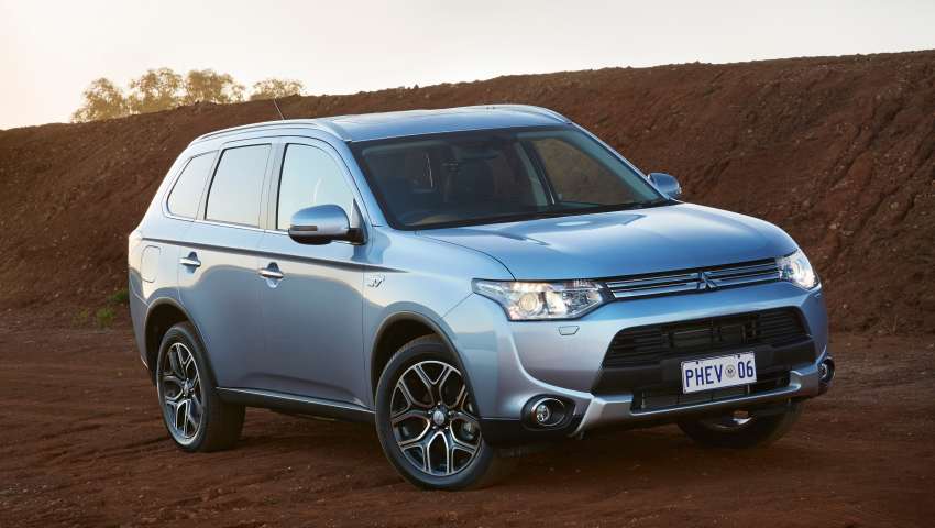 Mitsubishi Outlander PHEV 2012.