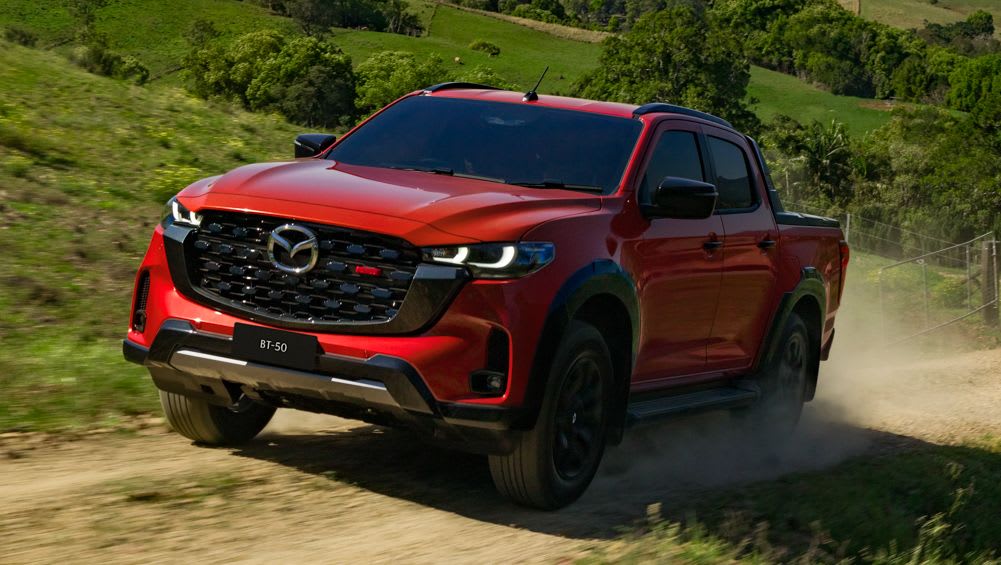 Le populaire ute pourrait abandonner le moteur légendaire : le lifting du Mazda BT-50 2025 dévoilé en Thaïlande avec le nouveau diesel de 2,2 litres d'Isuzu D-Max pour cibler les Ford Ranger, Toyota HiLux et Kia Tasman - Car News