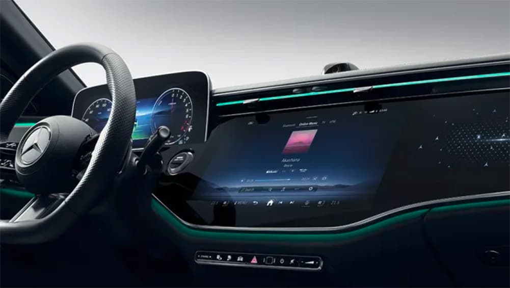 Les écrans tactiles distrayants dans les voitures pourraient devenir un problème aussi important que l'utilisation du téléphone portable au volant | Opinion - Actualité automobile